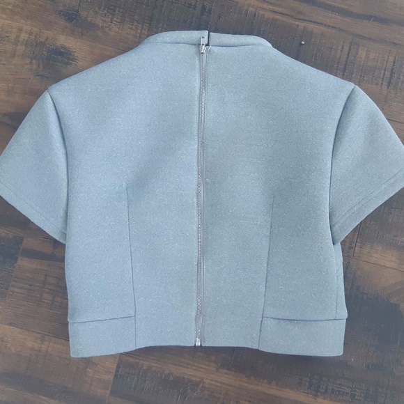 Grey Neoprene Cap sleeve crop top - Picture 5 of 6